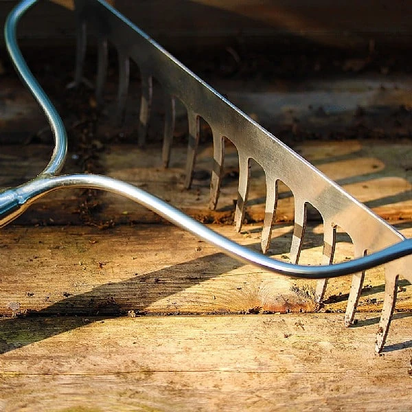 Kent & Stowe Stainless Steel Long Handled Soil Rake 6 Kent & Stowe Stainless Steel Long Handled Soil Rake - Image 6