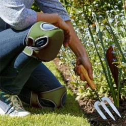 Burgon & Ball Moss Kneelo® Knee Pads 5 Burgon & Ball Moss Kneelo® Knee Pads -Elho || Westland || KOOPMAN Sales 1171507 3