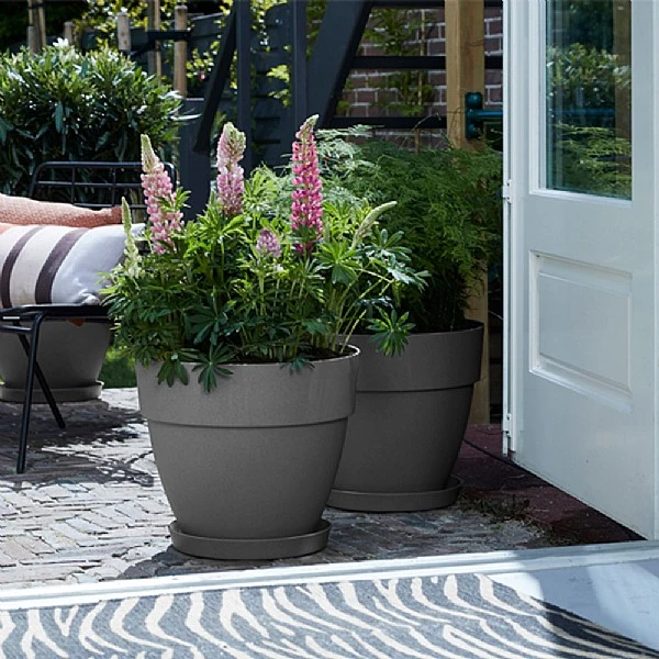 Elho Vibia Campana 35cm Round Planter (Various Colours) 6 Elho Vibia Campana 35cm Round Planter (Various Colours) - Image 6